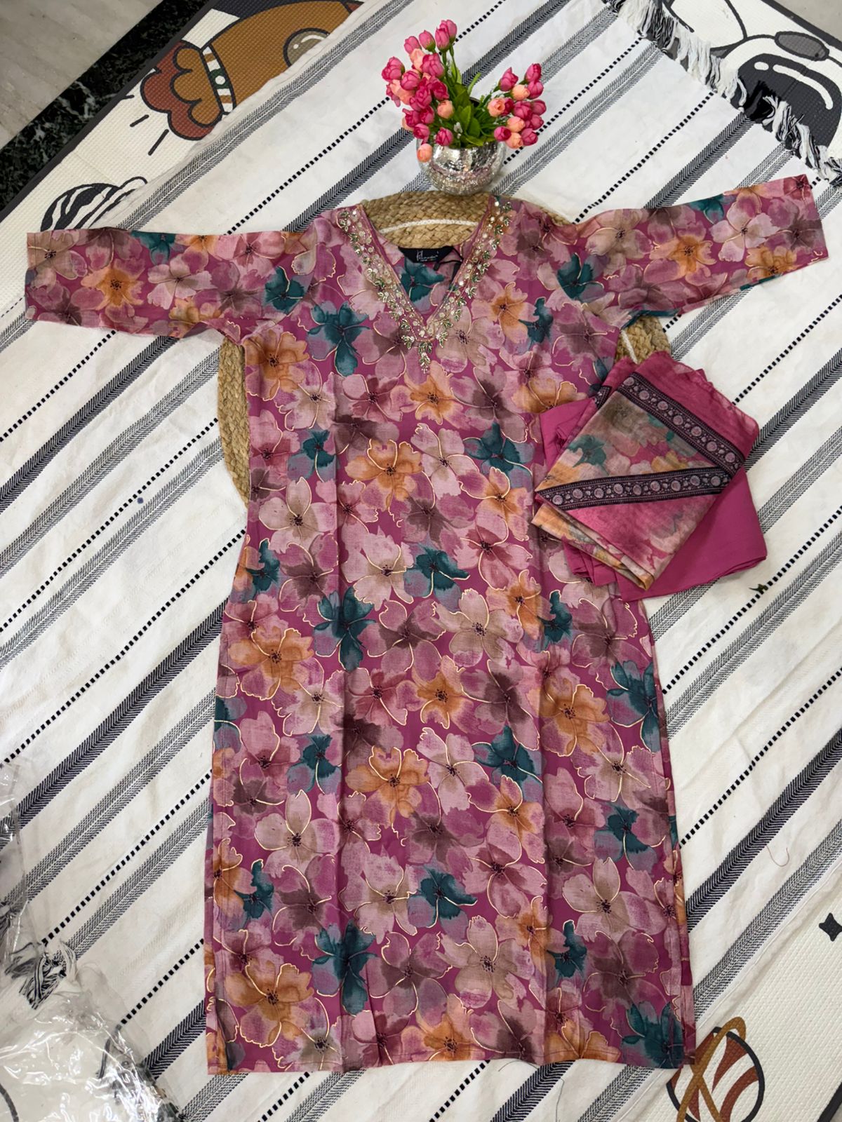 Floral Dola Silk Kurta Set - Image 3