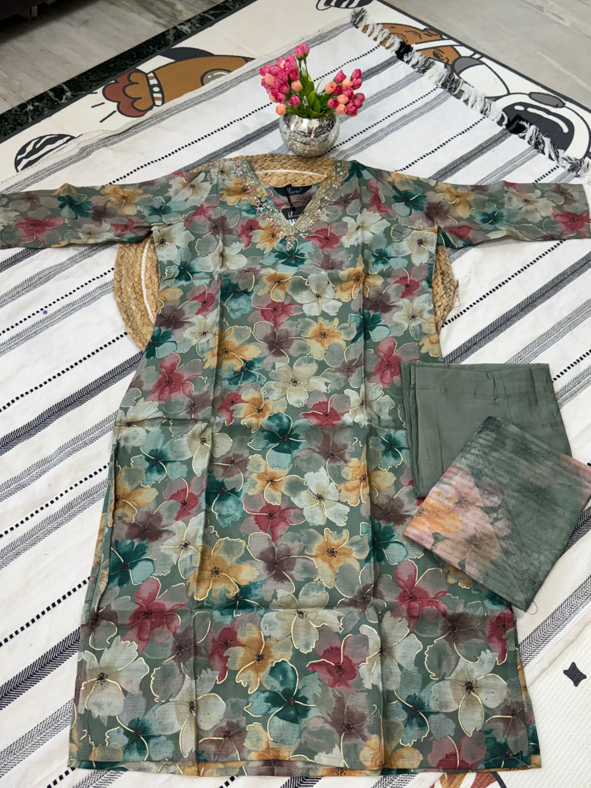 Floral Dola Silk Kurta Set - Image 4