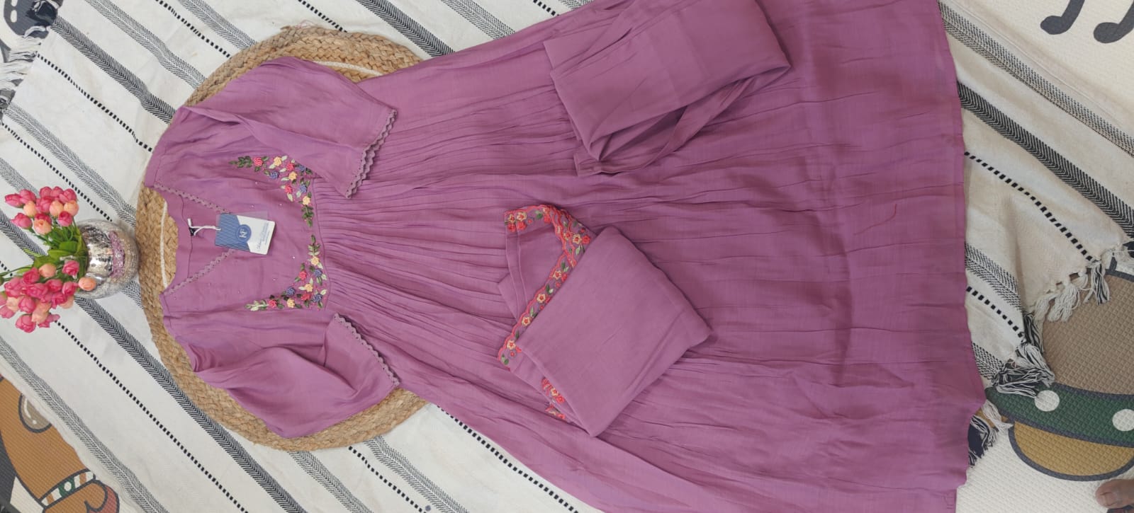Mauve Embroidered Kurta set-Mul chanderi - Image 3