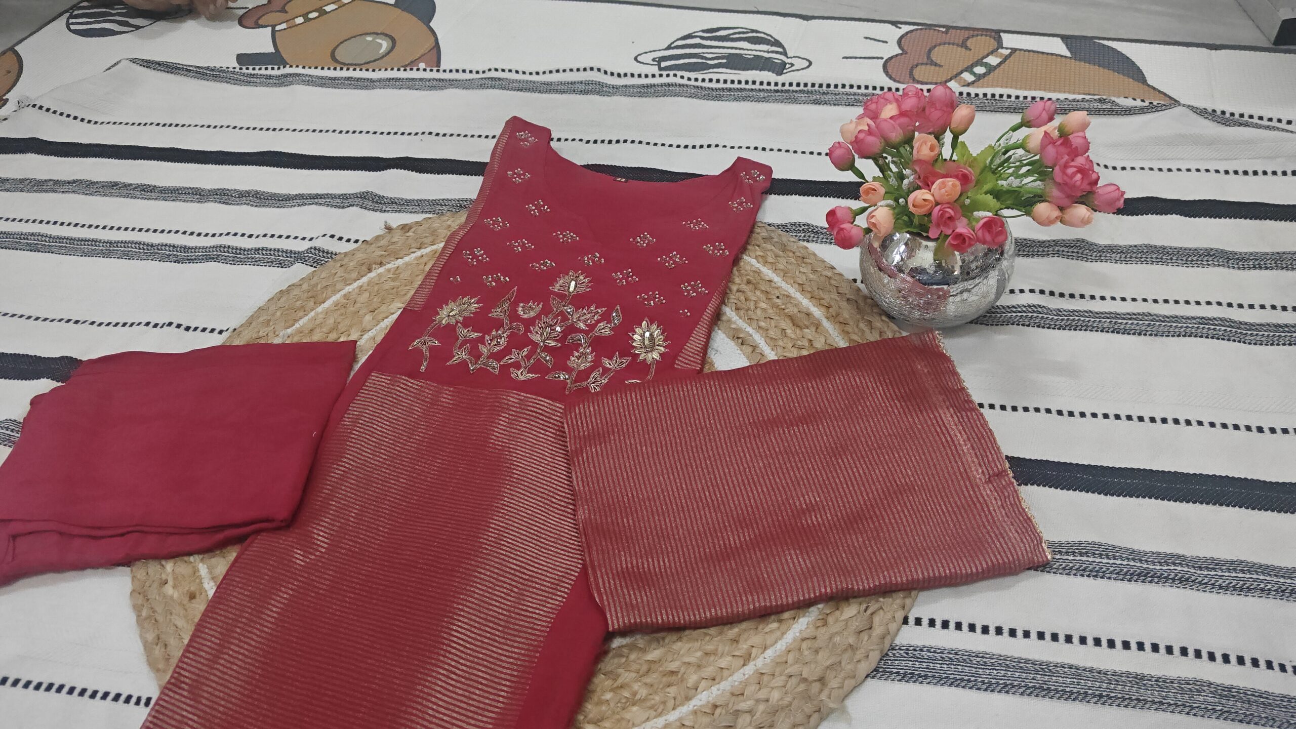 Red Embroidered Kurta Set for Women Wedding Wear - Image 5