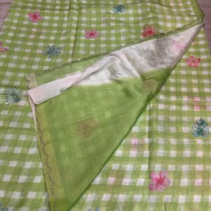 💚 Pista Green Vintage Checks Mangalagiri Silk Saree with Digital Floral Print and Scallop Border