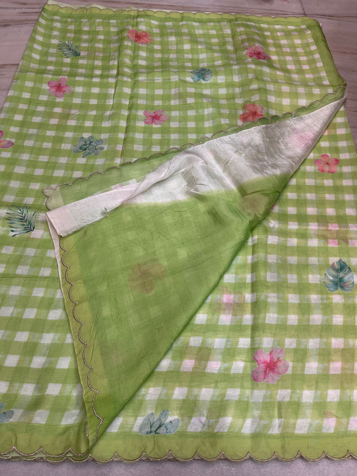 ๐ Pista Green Vintage Checks Mangalagiri Silk Saree with Digital Floral Print and Scallop Border
