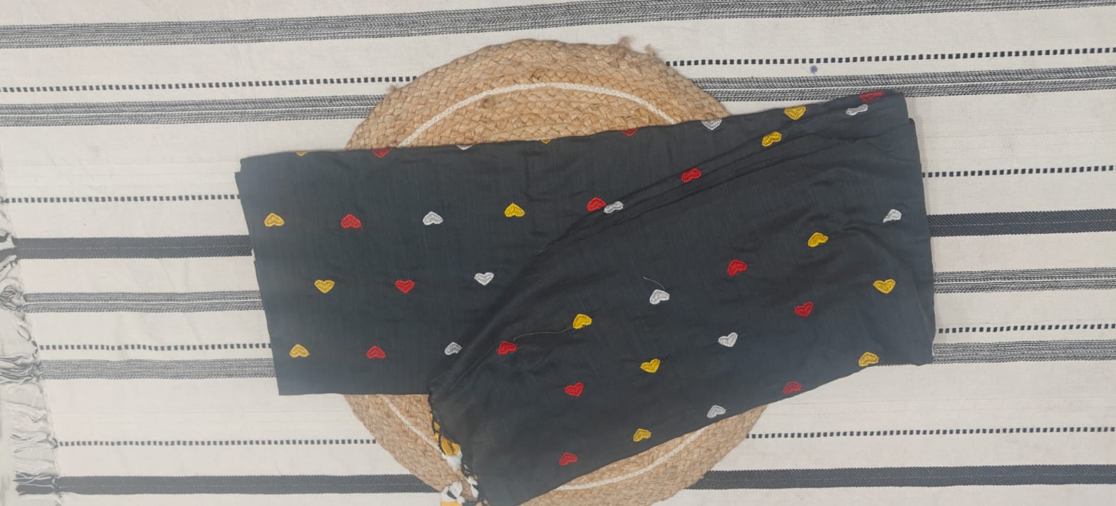 ๐ค Black Mul Cotton Saree with Multicolor Heart Embroidery and Tassel Pallu